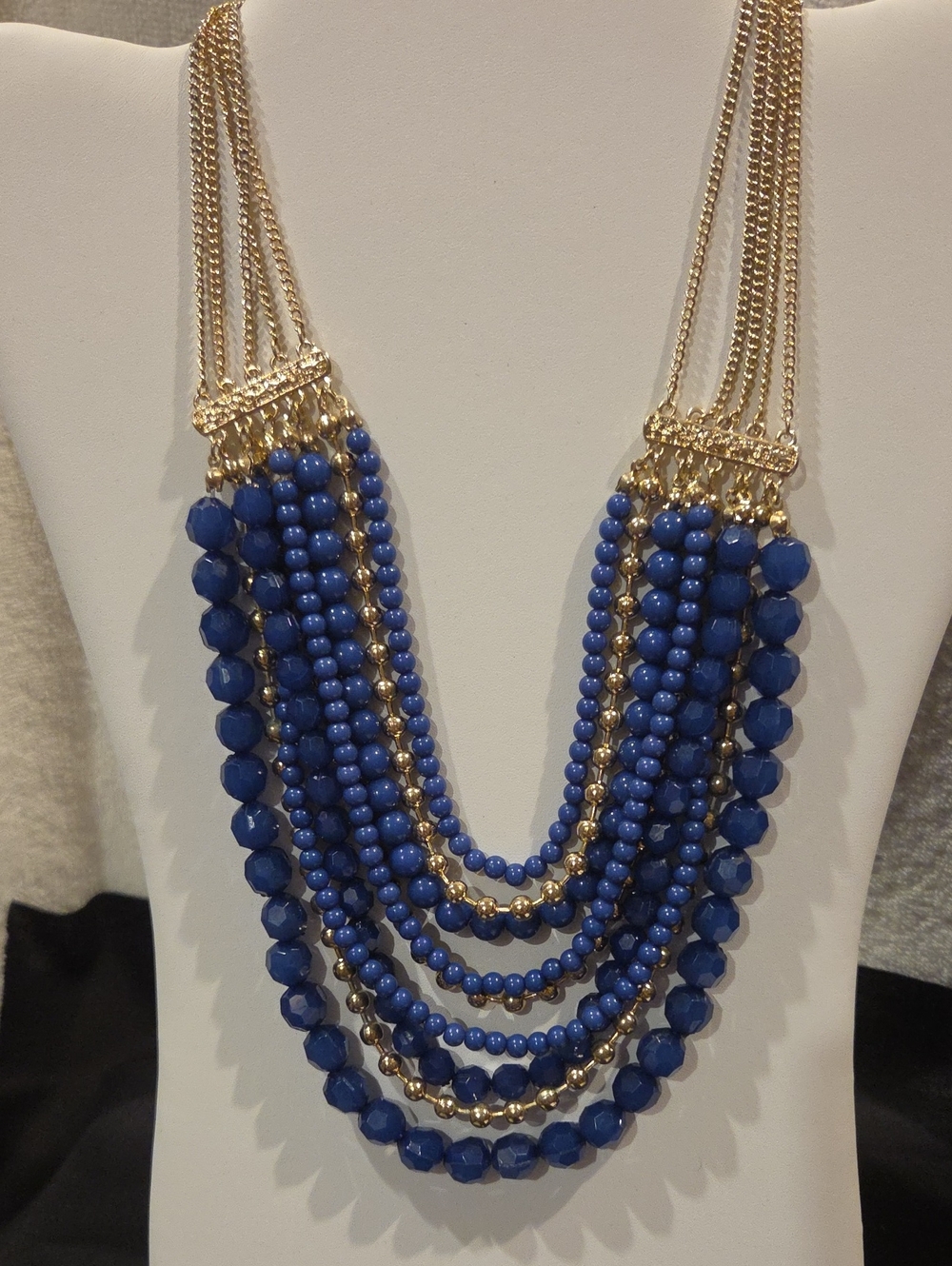 FRANCESCA'S COLLECTIONS NECKLACE